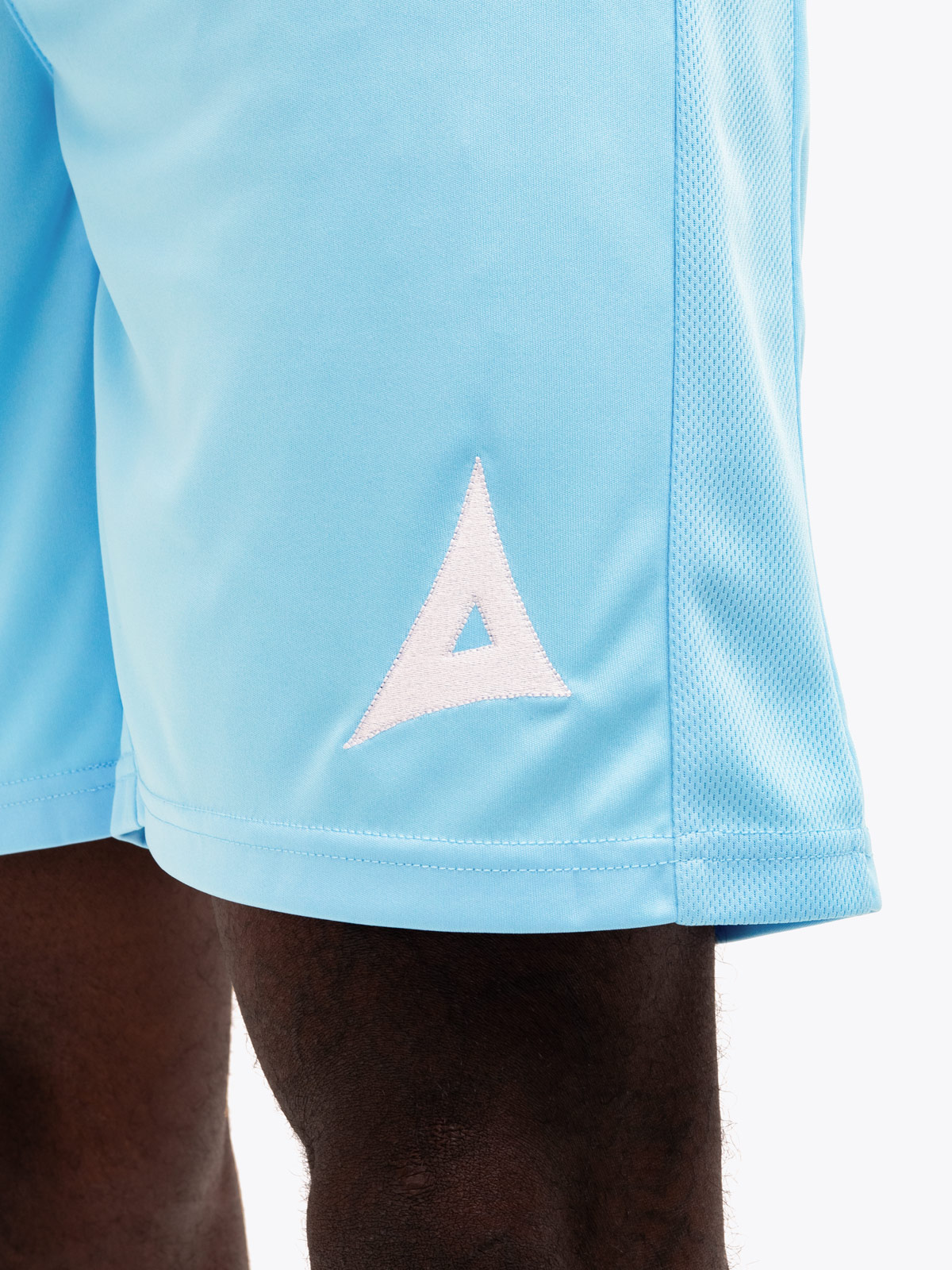 avec 'a' embroidery