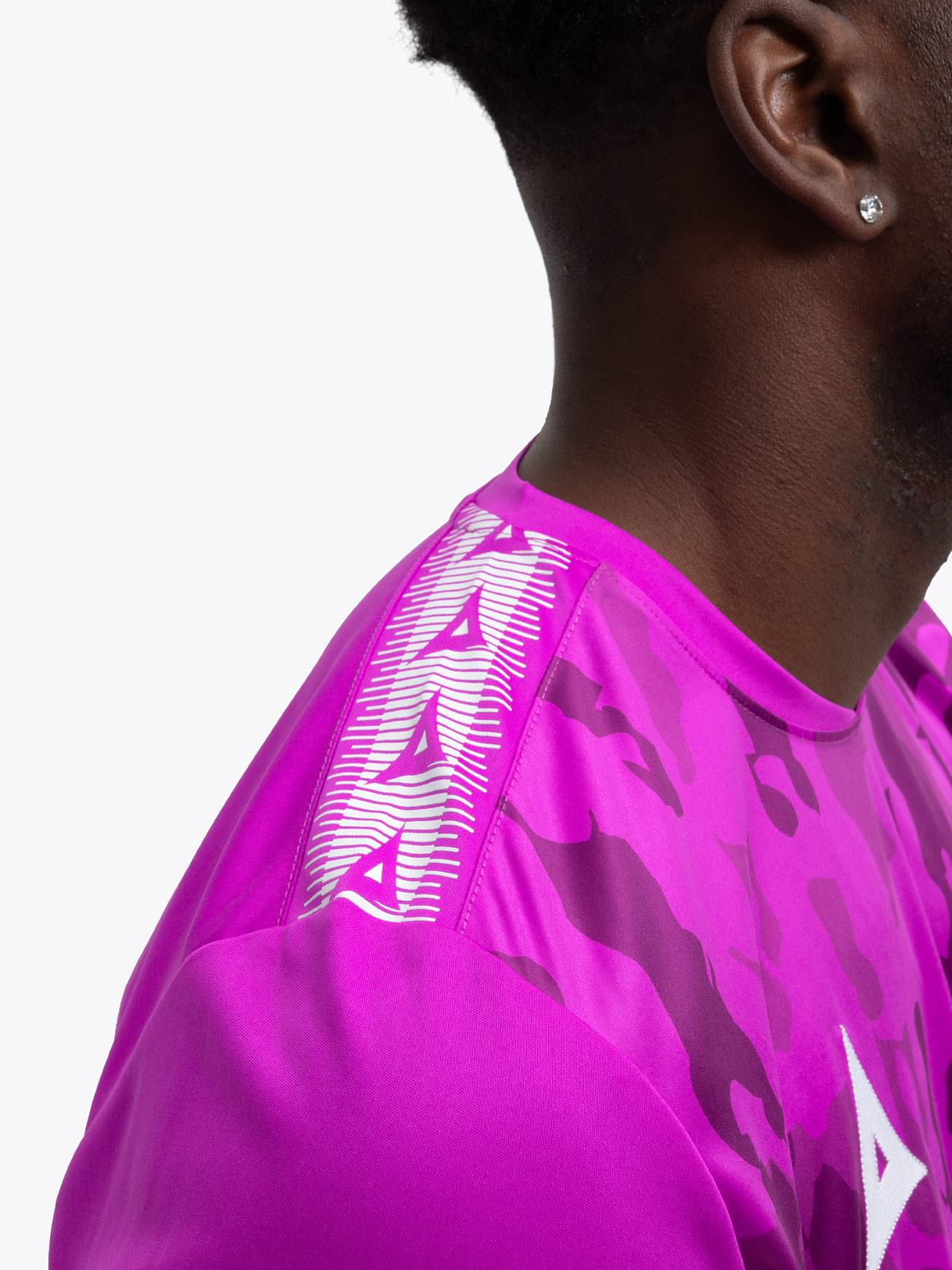 avec 'a' shoulder