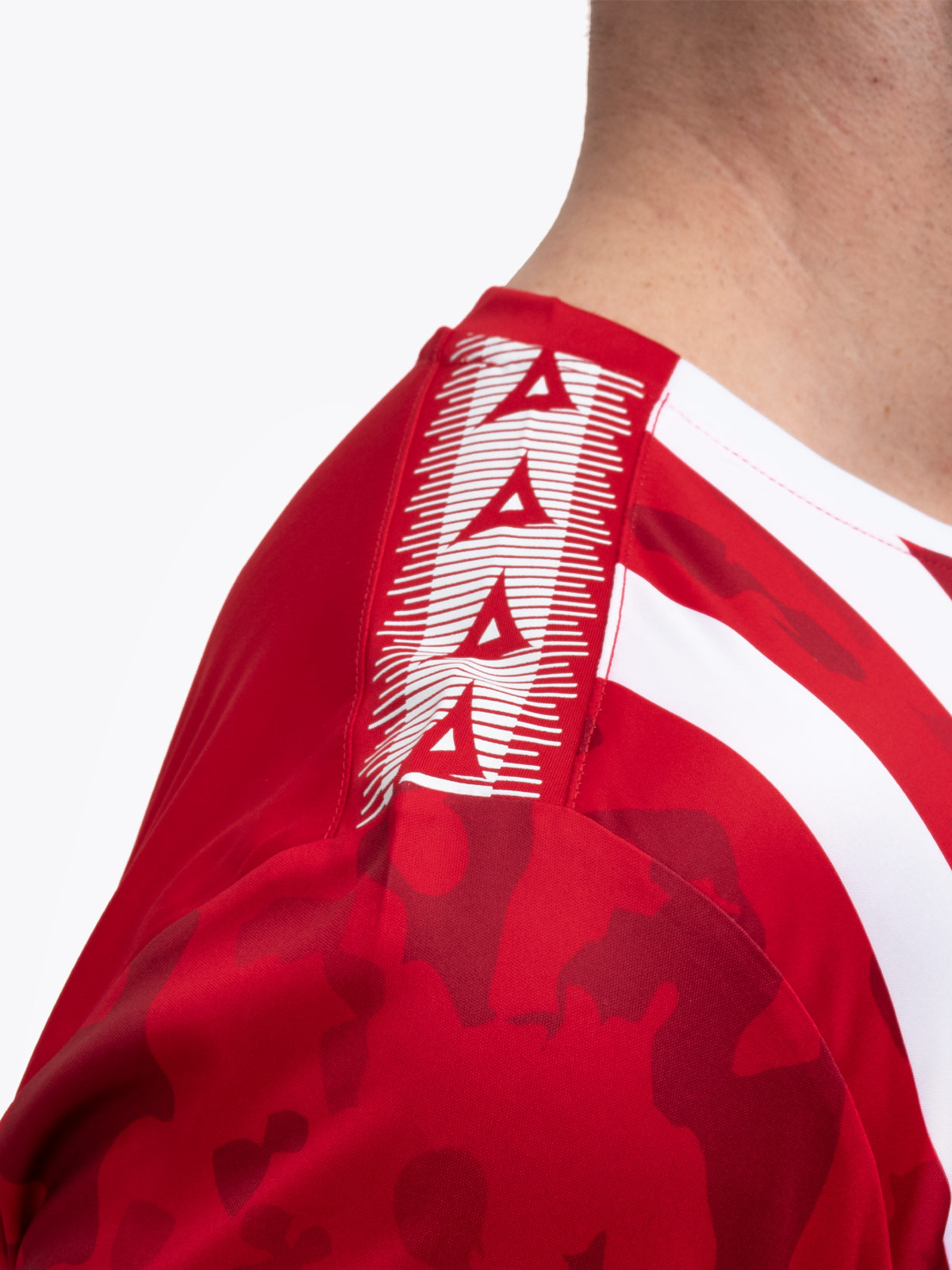 avec 'a' shoulder
