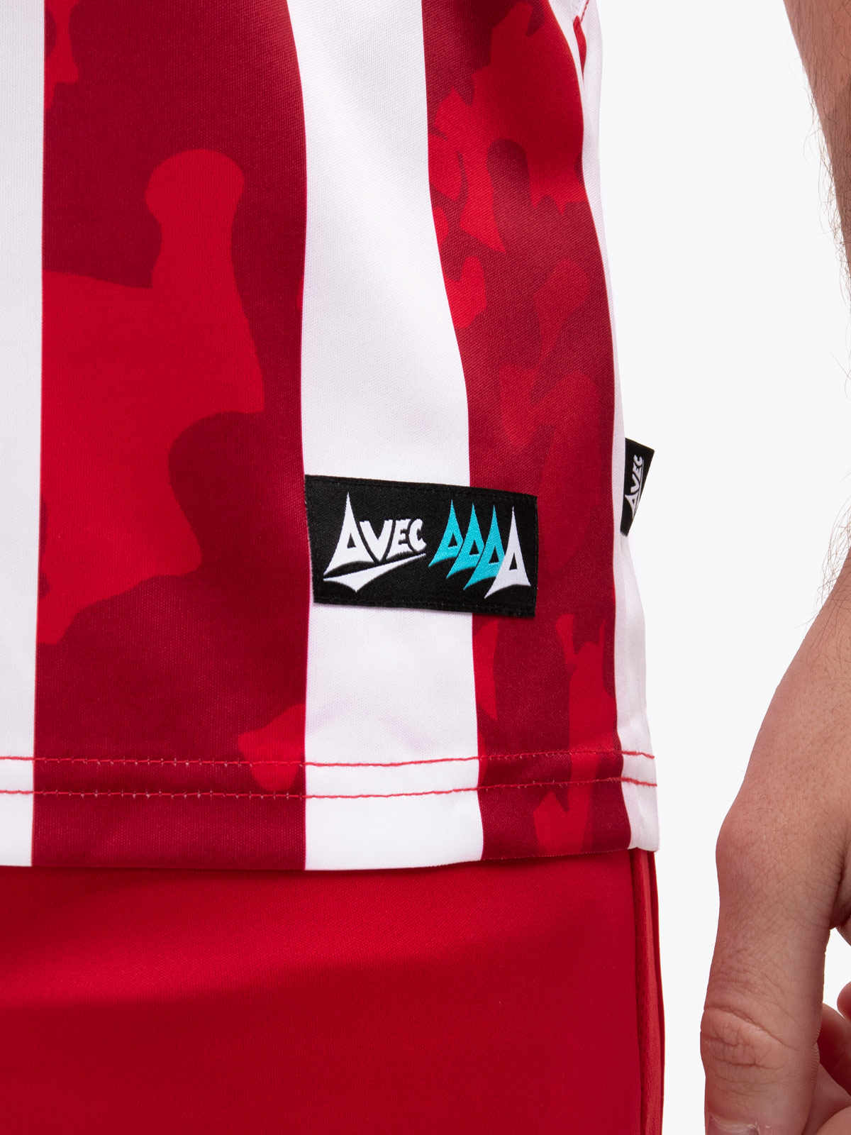 avec woven label